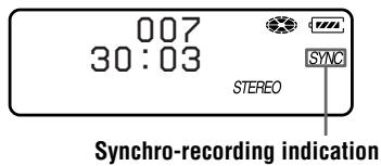 SONY MZ-B100 - To start/stop recording in sync with the source player (Synchro-recording) - 2
