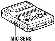 SONY MZ-B100 - Seleccione la sensibilidad del micrófono. - 1