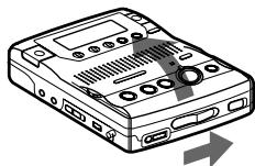 SONY MZ-B100 - Вставьте перезаписываемый минидиск. - 1