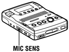SONY MZ-B100 - Select the microphone sensitivity. - 1