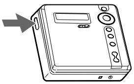 SONY MZ-N707 - Insert an MD. - 1