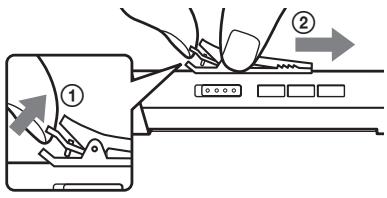 SONY MZ-N710 - Using the clip for the remote control - 1
