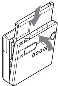 SONY MZ-N910 - Press OPEN to open the lid. - 2