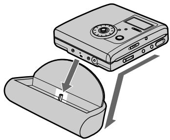 SONY MZ-NH900 - Charging the rechargeable battery. - 2