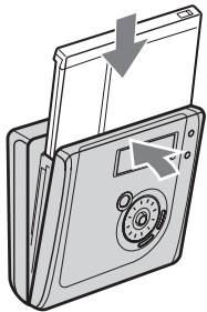 SONY MZ-NHF800 - Insert a disc with the label side facing front, and press the lid down to close. - 1