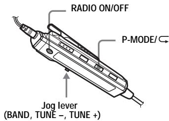 SONY MZ-NHF800 - Listening to the preset radio stations - 1