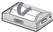 SONY MZ-NHF800 - Insert the rechargeable battery. - 3