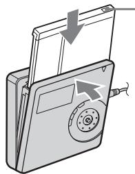 SONY MZ-RH710 - Insert a disc with the label side facing front, and press the lid down to close. - 1