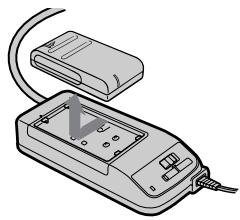 SONY CCD-TRV33 - To remove the battery pack - 1