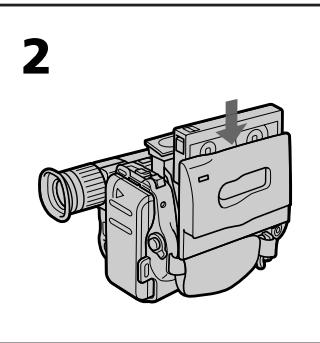 SONY CCD-TRV33 - Inserting a cassette - 2