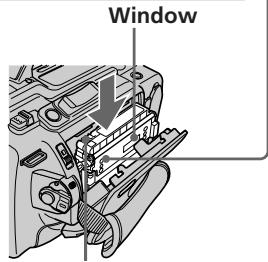 SONY DCR-VX2100E - Inserting a cassette (p. 22) - 3