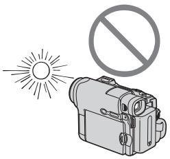 Illustration of a camera with a sun and no prohibition symbol (no text or labels)