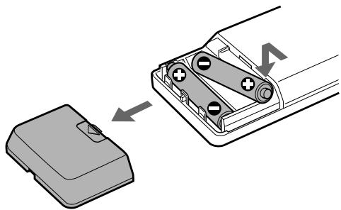 SONY CDP-X5000 - Einlagen der Batterien in die Fernbedienung - 1