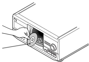 SONY CDP-CX220 - Inserting CDs - 6