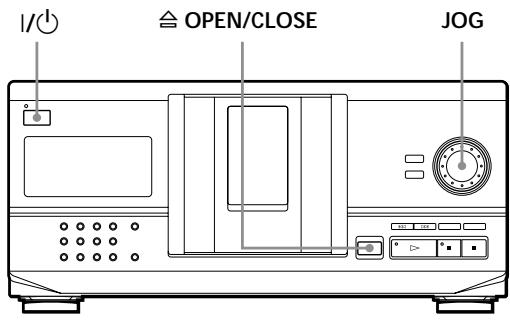 SONY CDP-CX235 - Insetimento dei CD - 1