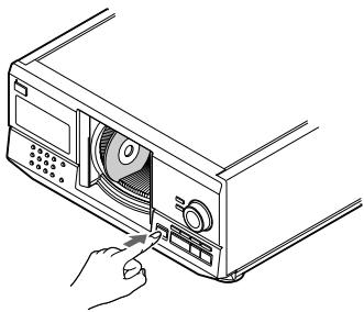 SONY CDP-CX235 - Insetimento dei CD - 7
