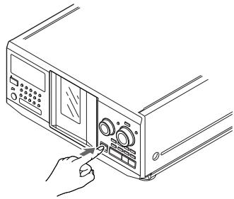 SONY CDP-CX555ES - Einlegen von CDs - 2