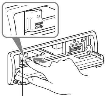 SONY DSX-S100, DSX-S300 - Appuyez sur PUSH OPEN sur le TUNE TRAY. - 1