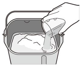 PANASONIC SD-2501WXC - Introdurre gli ingredienti dosati nel cestello del pane - 3