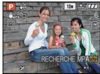 PANASONIC LUMIX DMC-FZ28 - Amenez le sujet dans le cadre du suivi MPA, et appuyez sur [AF/AE LOCK] pour verrouiller le sujet - 2