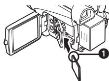 PANASONIC NV-GS120 - Insertion de la carte - 2