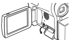 PANASONIC NV-GS17 - Inserimento/rimozione di una scheda - 1