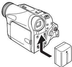 PANASONIC NV-GS17 - De accu plaatsen - 1