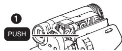 PANASONIC NV-GS17 - Insertion/retrait d'une cassette - 3