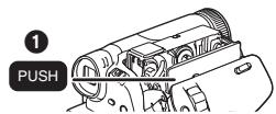PANASONIC NV-GS21EK - Insertion/retrait d'une cassette - 3
