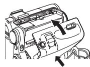 PANASONIC NV-GS22 - Introduction de la cassette - 4