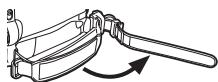 PANASONIC NV-GS22 - ■ Benutzung als Handgriffriemen - 1