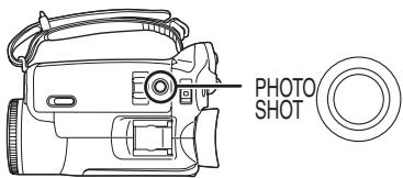 PANASONIC NV-GS230EF - Enregistrement d'images fixes sur une carte tout en enregistrant les images sur une bande - 1