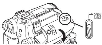 PANASONIC NV-GS230EF - Een cassette plaatsen/verwijdenen - 1