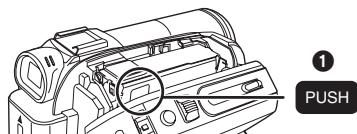 PANASONIC NV-GS320 - Insertion/retrait d'une cassette - 3