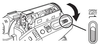 PANASONIC NV-GS80EG - Insertion/retrait d'une cassette - 1