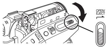 PANASONIC NV-GS80EK - Een cassette plaatsen/verwijderen - 1