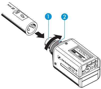 SENNHEISER SKP 500 G2 - Fixer l'émetteur plug-on sur le microphone - 1