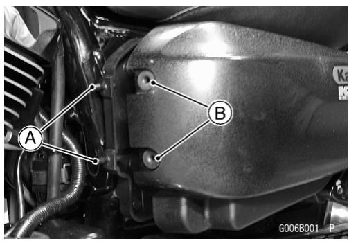 KAWASAKI VULCAN 1500 MEAN STREAK - Einbau des linken Seitendeckels - 1