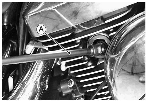 KAWASAKI VULCAN 1500 MEAN STREAK - Einbau der Zündkerzen - 1