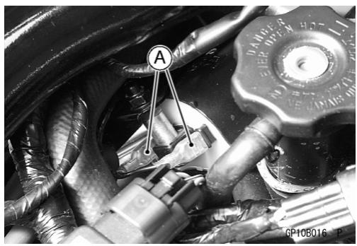 KAWASAKI VULCAN 1500 MEAN STREAK - Ausbau der Zündspulen - 3