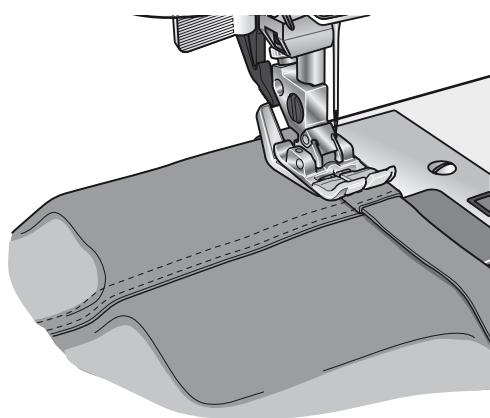 PFAFF PASSPORTÂ™ 2.0 ELECTRONIQUE,  PASSPORT 2.0,  PASSPORT 3.0 - Couture d'ourlets dans du tissu épais - 2