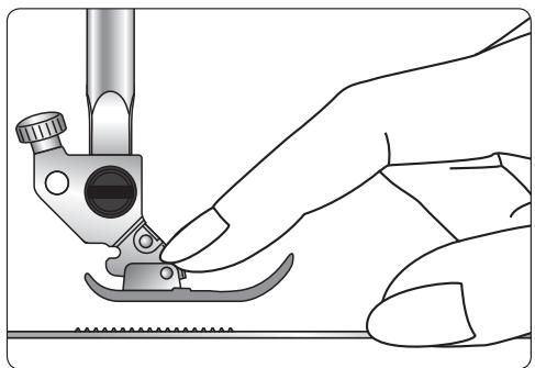 PFAFF SMARTERÂ™ 160S MECANIQUE - Installer le pied-de-biche - 2