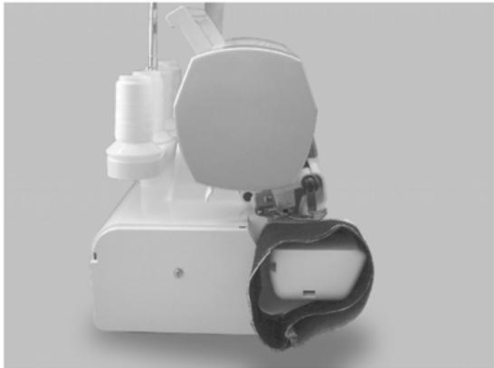 PFAFF SURJETEUSE 1230 OL - Comment remetre le plateau devant - 3