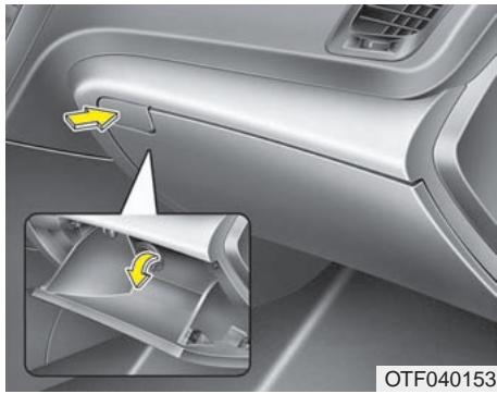 KIA OPTIMA HYBRIDE 2011 - Rangement dans la console centrale (si équipé) - 1