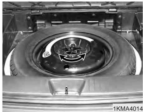 KIA SPORTAGE 2006 - SI UN PNEU EST À PLAT - 2