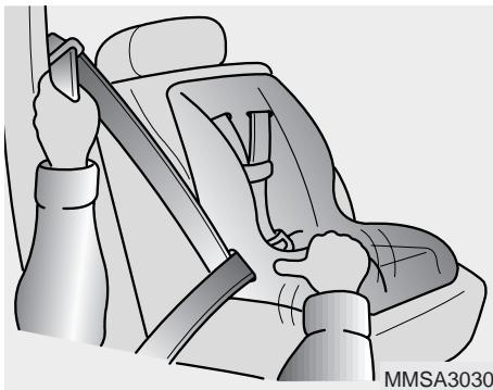 KIA SPORTAGE 2006 - Ceinture de sécurité passager mise en mode de verrouillage automatique - 5