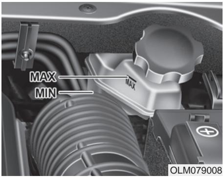 KIA SPORTAGE 2011 - LIQUIDE DE FREIN ET D'EMBRAYAGE (SI ÉQUIPÉ) - 1