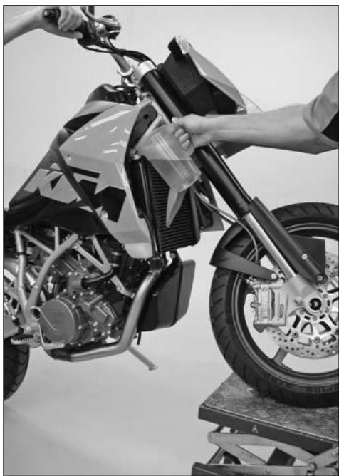 KTM 950 SUPERMOTO - Travaux d'entretien partie-cycle et moteur - 3