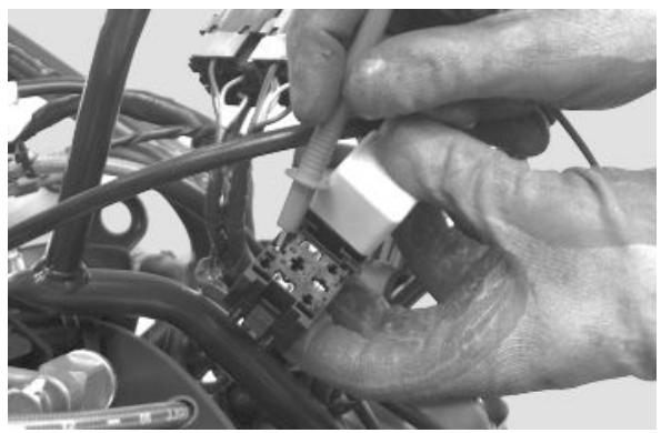 PIAGGIO MP3 500 - 020331Y multimètre numérique - 23