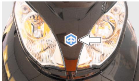 PIAGGIO MP3 500 - Procédure de réglage des BAGUES de serrage des TIGES laterales - 1